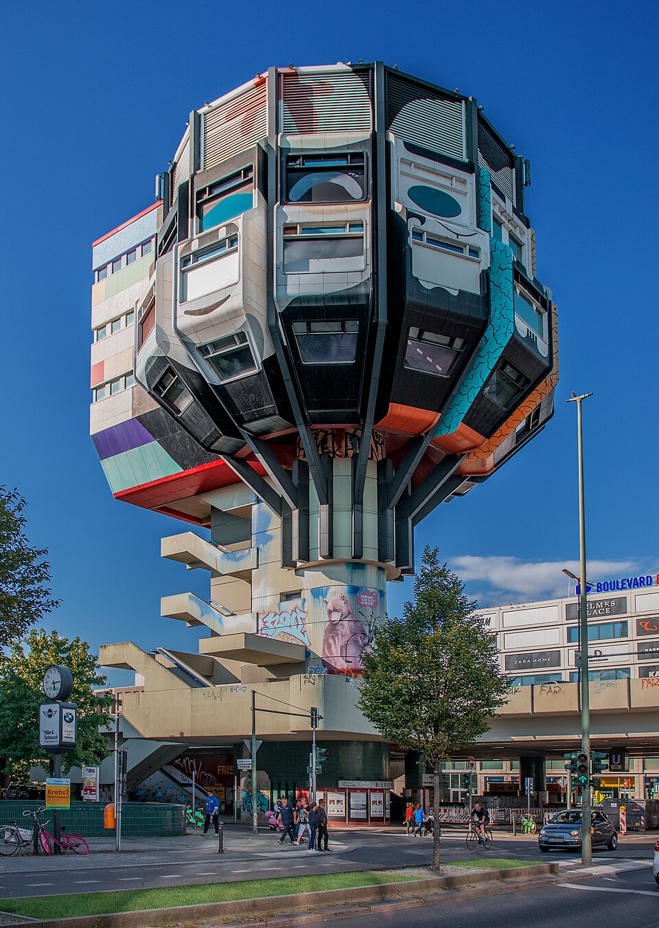 A photograph of Bierpinsel