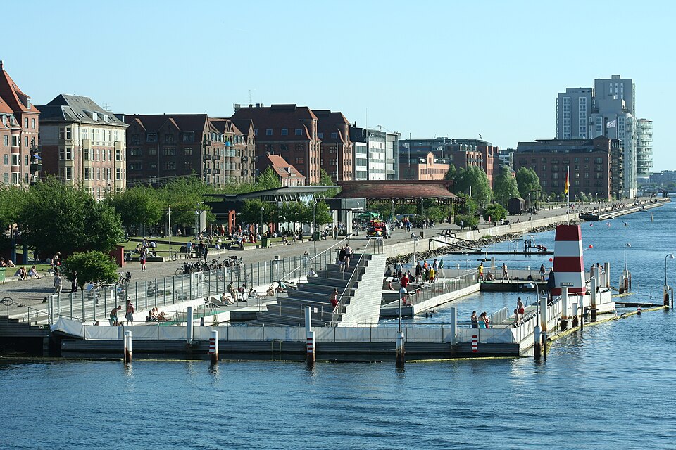 A photograph of Harbour Bath Islands Brygge