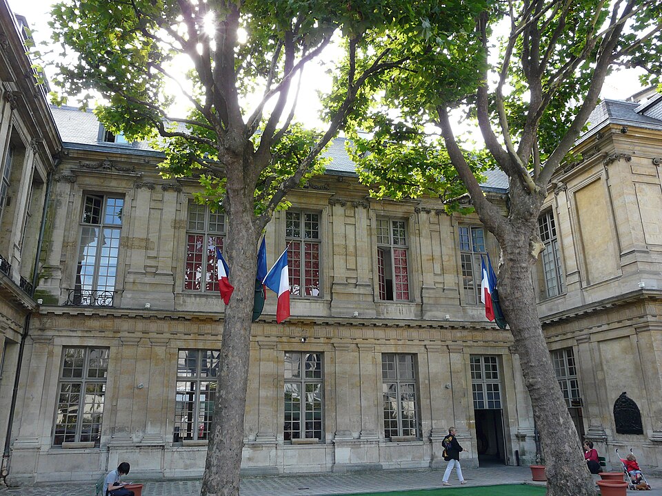 A photograph of hôtel de Chavigny