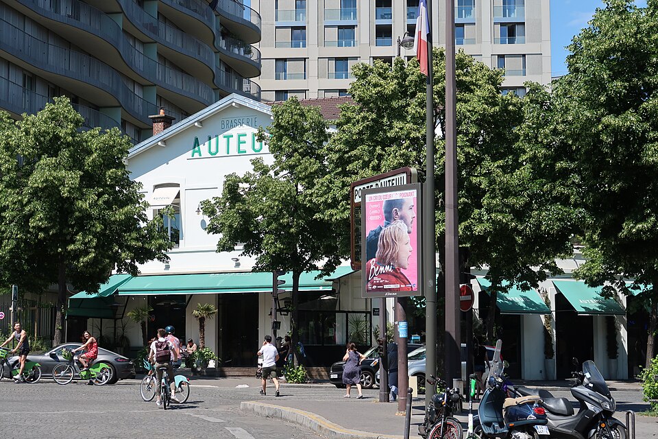 A photograph of Auteuil Brasserie