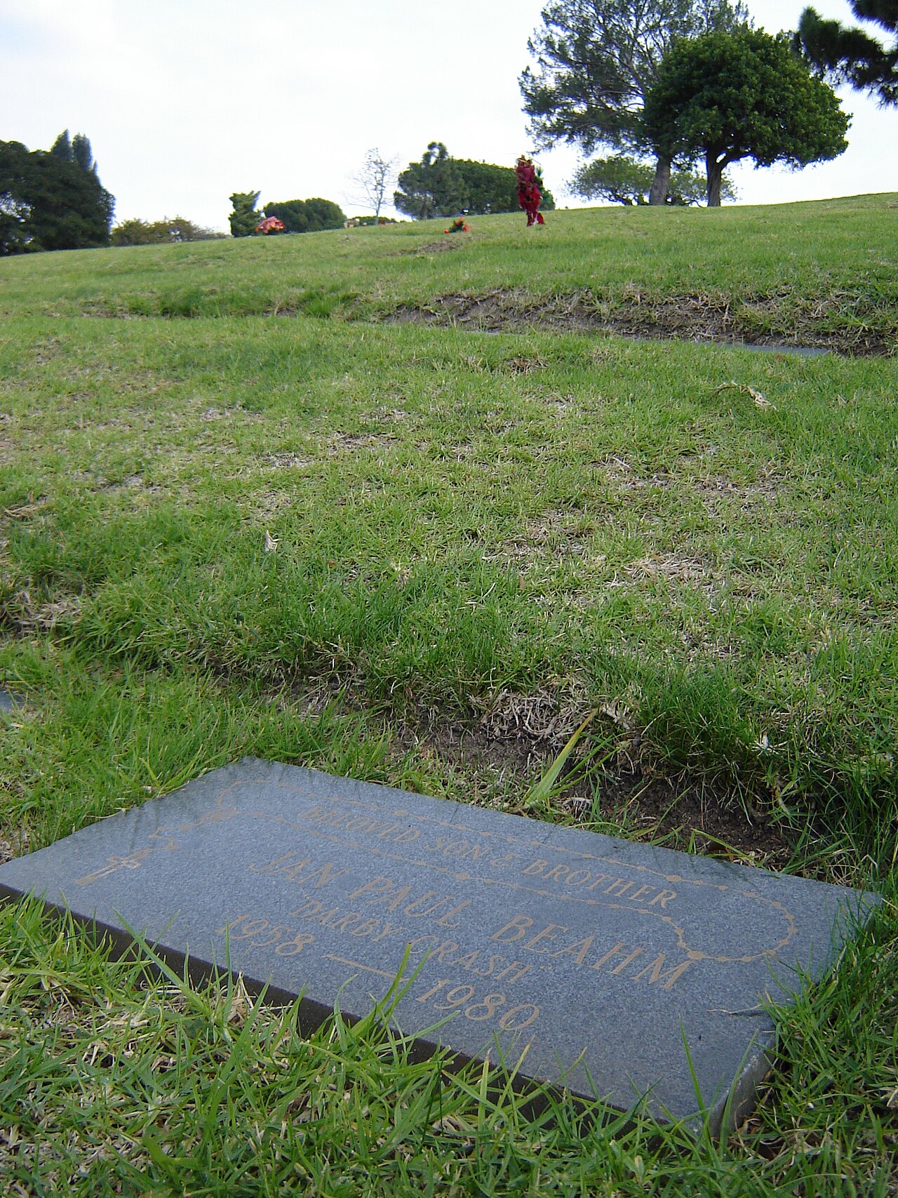صورة Holy Cross Cemetery