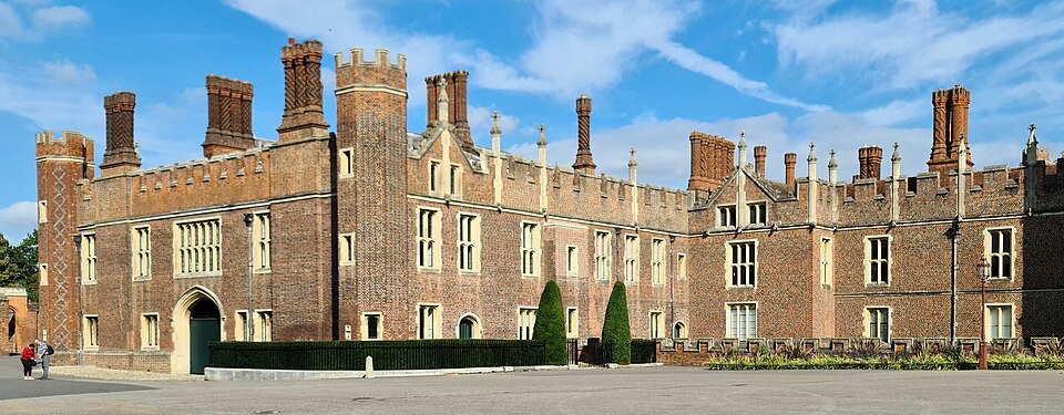 A photograph of Hampton Court Palace