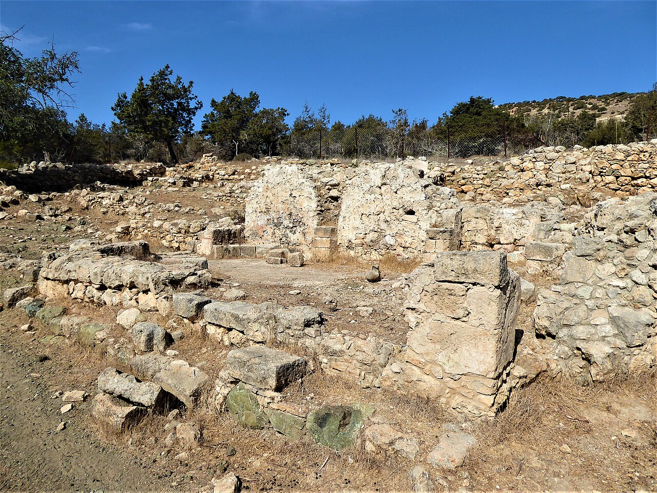 صورة Byzantine monastery