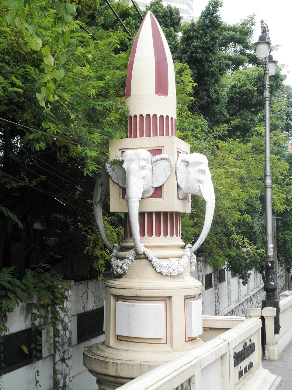 A photograph of Chaliam La 56 bridge