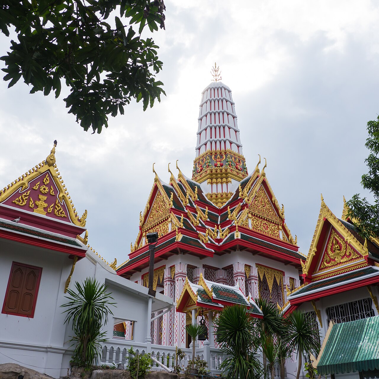 วัดจักรวรรดิราชาวาสวรมหาวิหาร