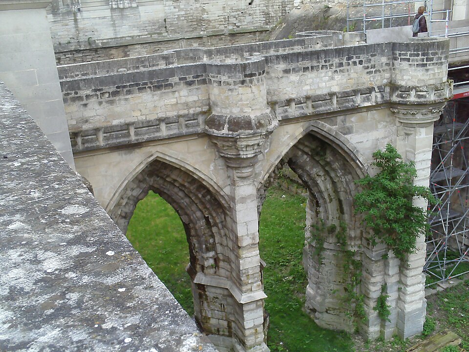 A photograph of Château de Vincennes
