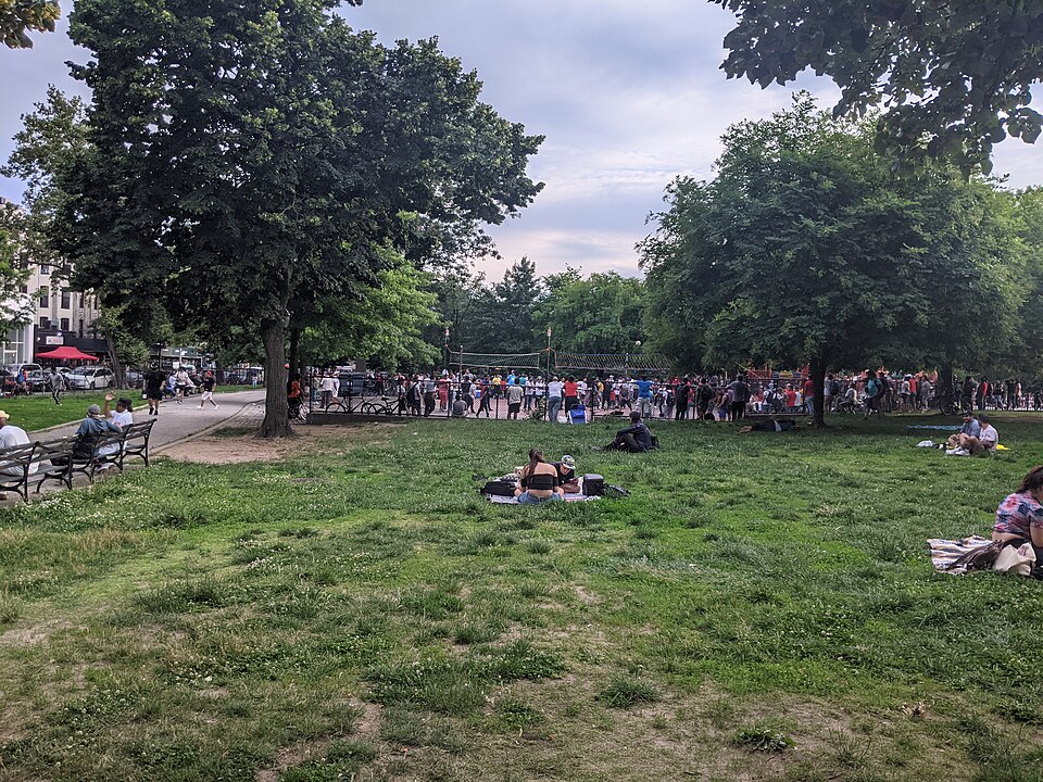 A photograph of Knickerbocker Park