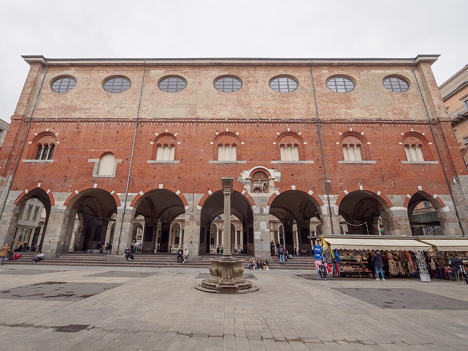 A photograph of Palazzo della Ragione