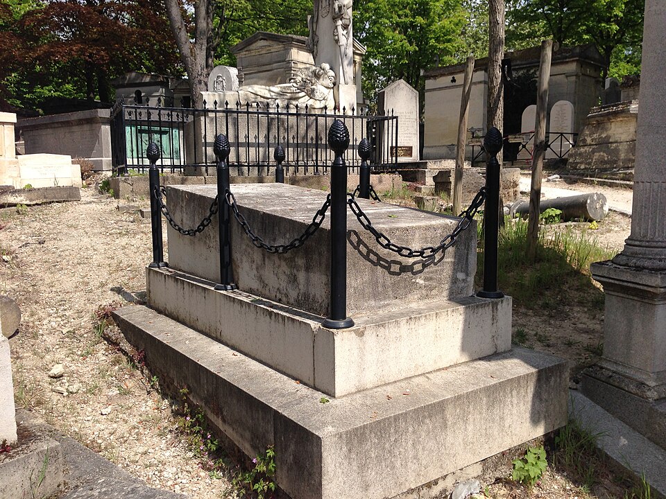 A photograph of Grave of Honoré Daumier