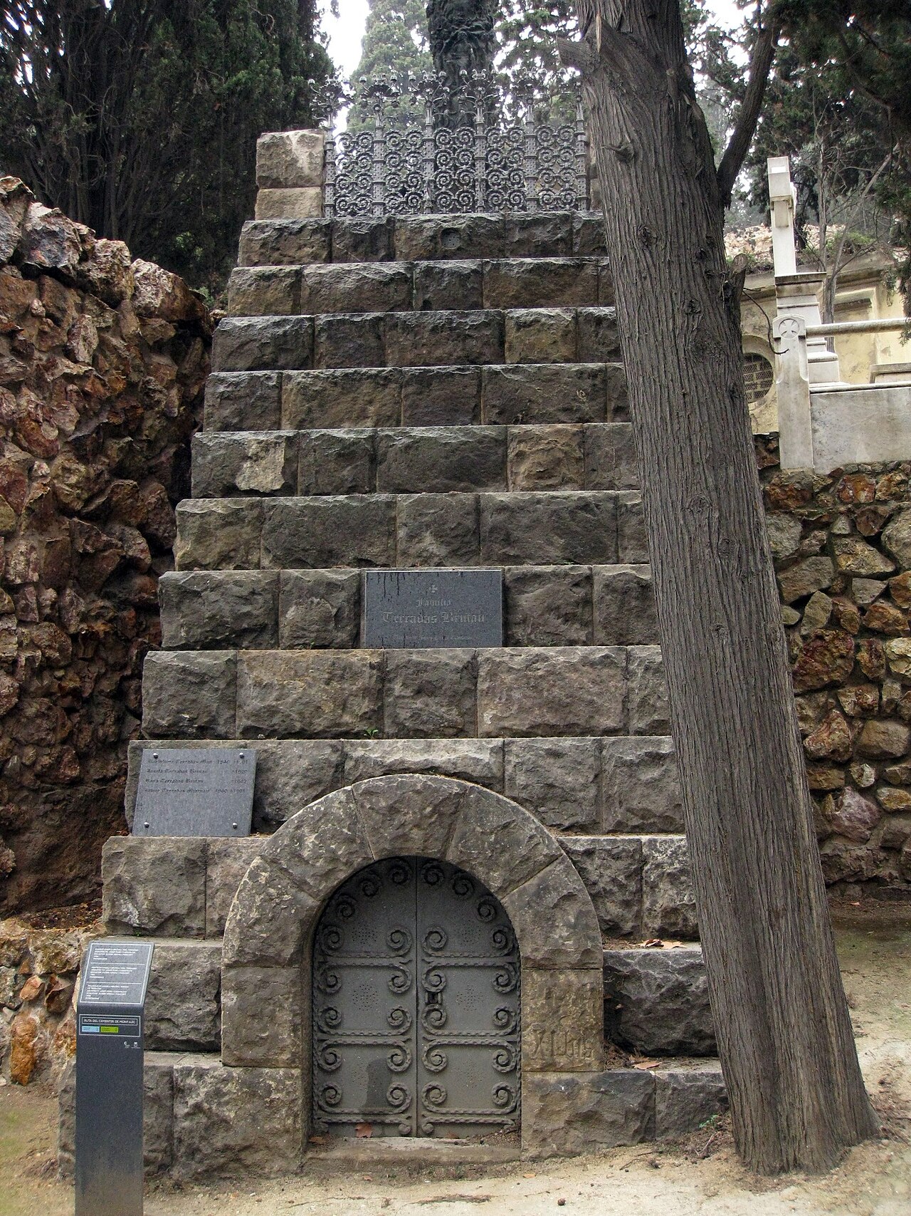 Ein Foto von Montjuïc Cemetery
