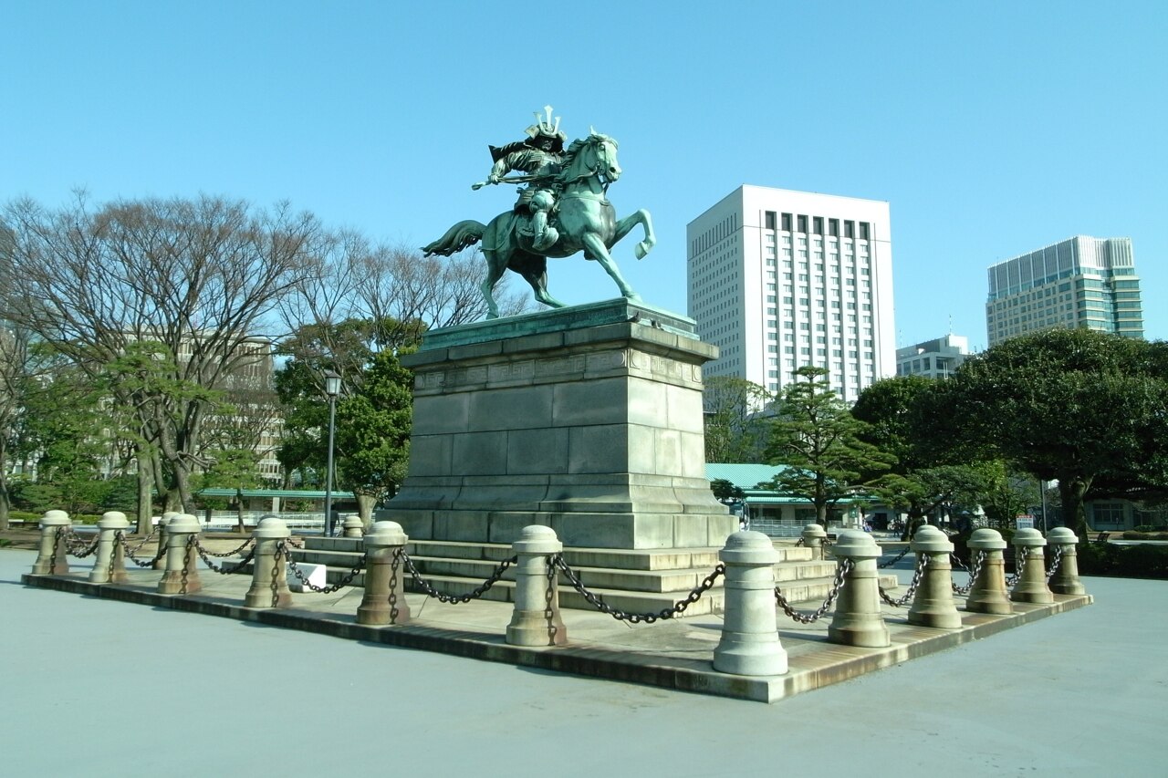 Statue of Kusunoki Masashige