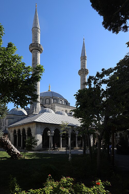 Atik Valide Camii