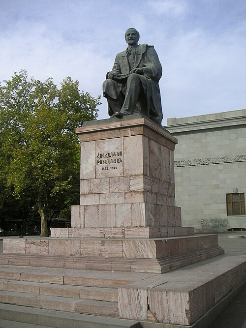 Հովհաննես Թումանյանի արձան