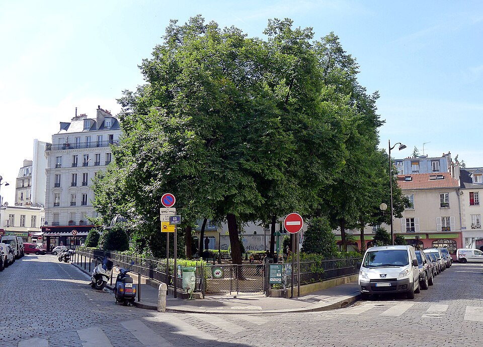 A photograph of square Gaston-Baty