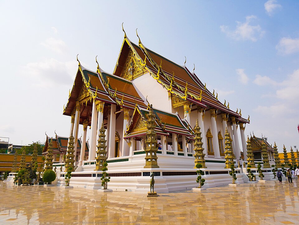 A photograph of Wat Suthat