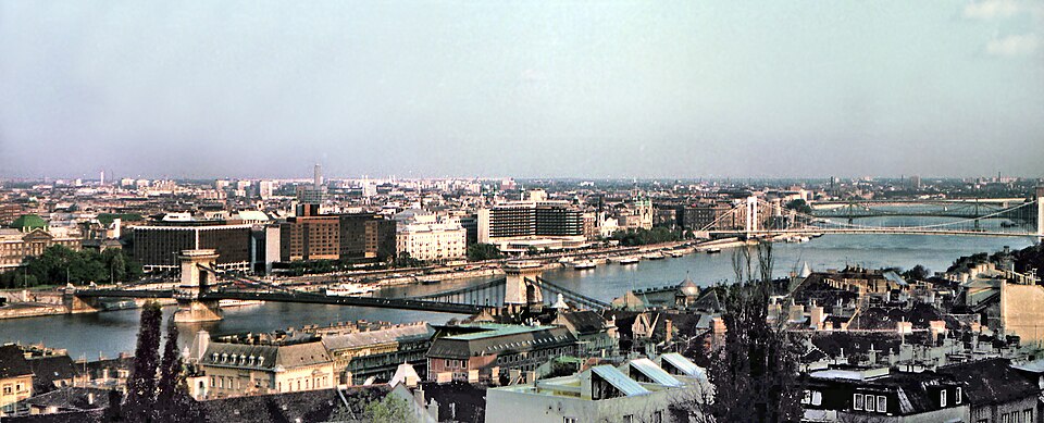 A photograph of Széchenyi Chain Bridge