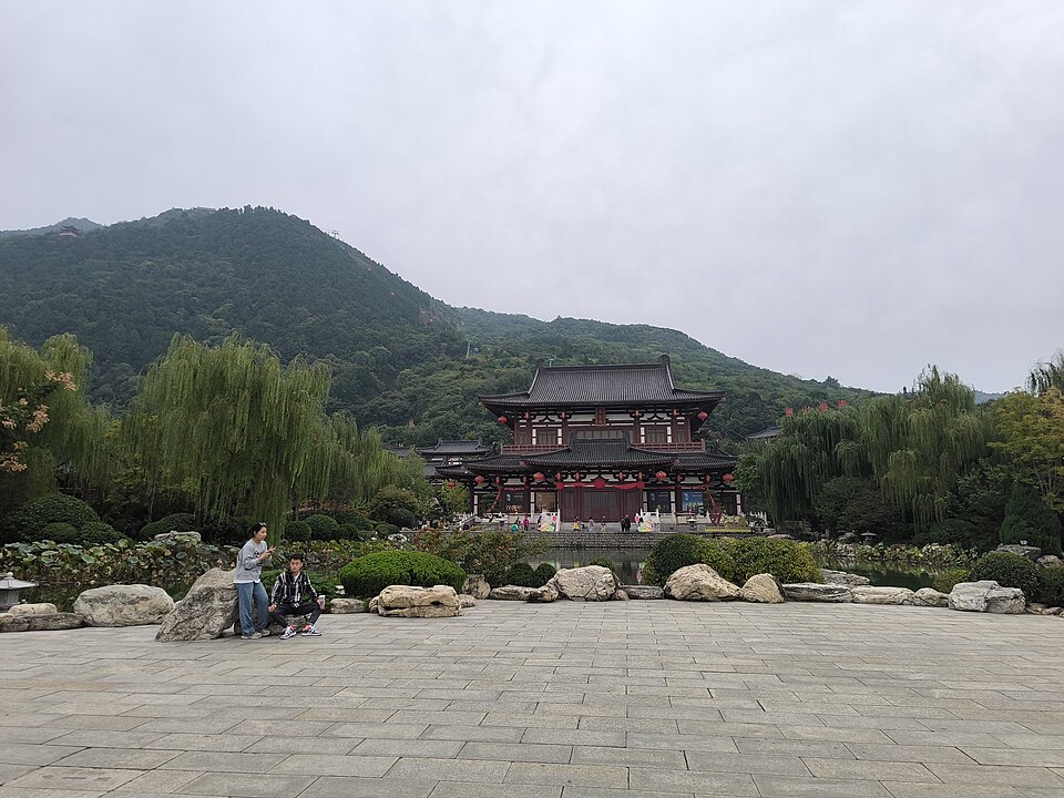 A photograph of Huaqing Chi