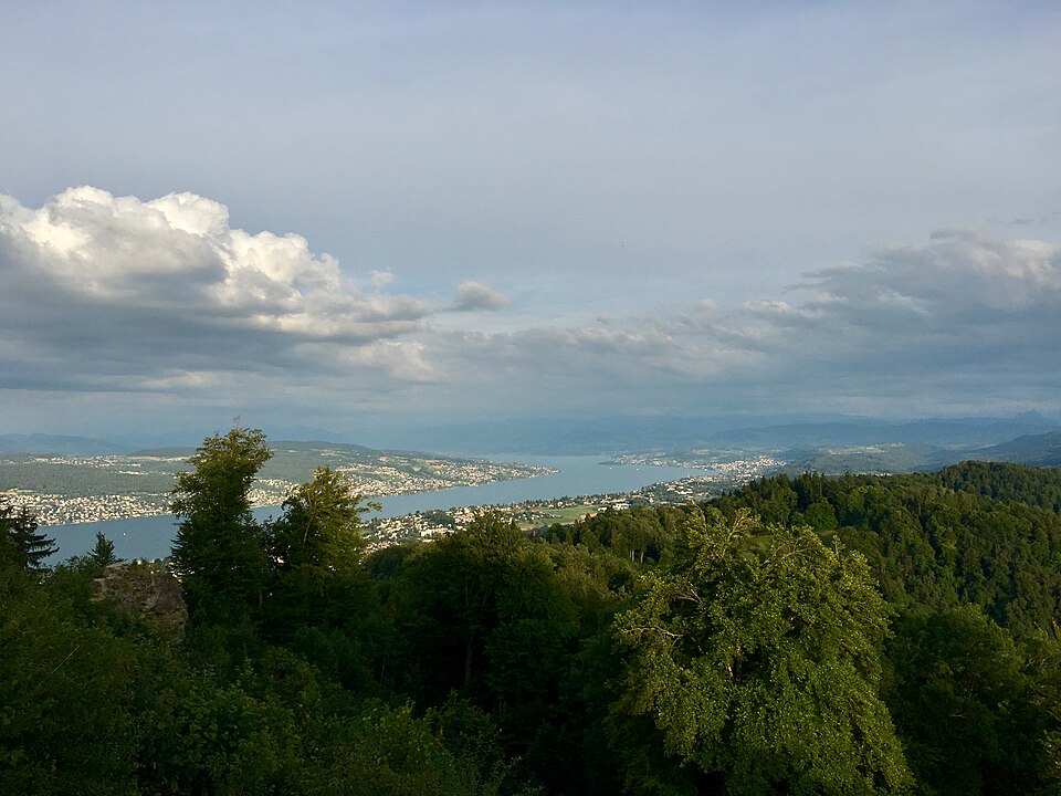 A photograph of Lake Zurich