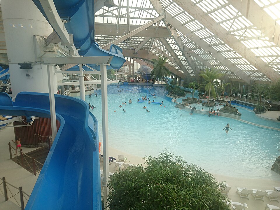 A photograph of Aquaboulevard