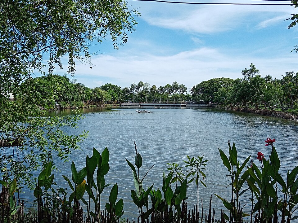 A photograph of Thawi Wanarom Park