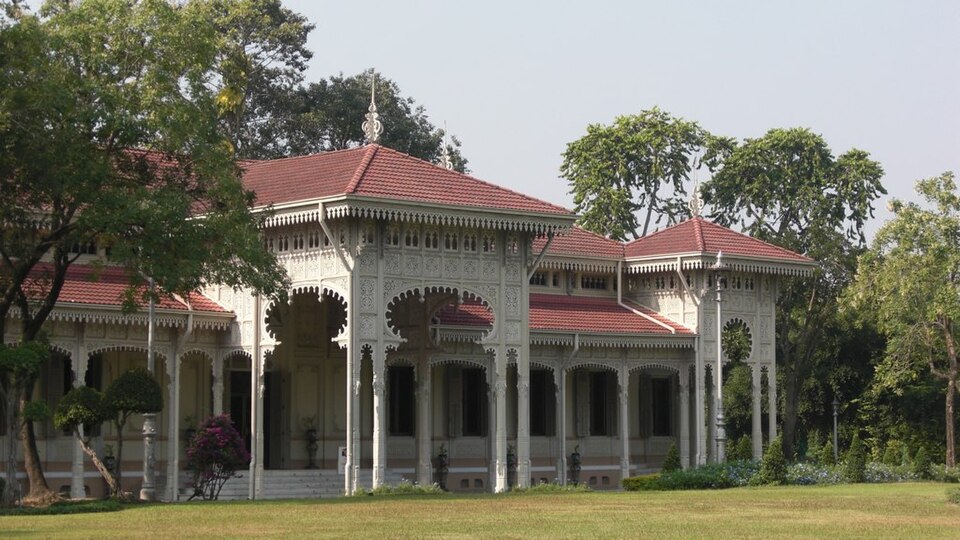 A photograph of Abhisek Dusit Throne Hall