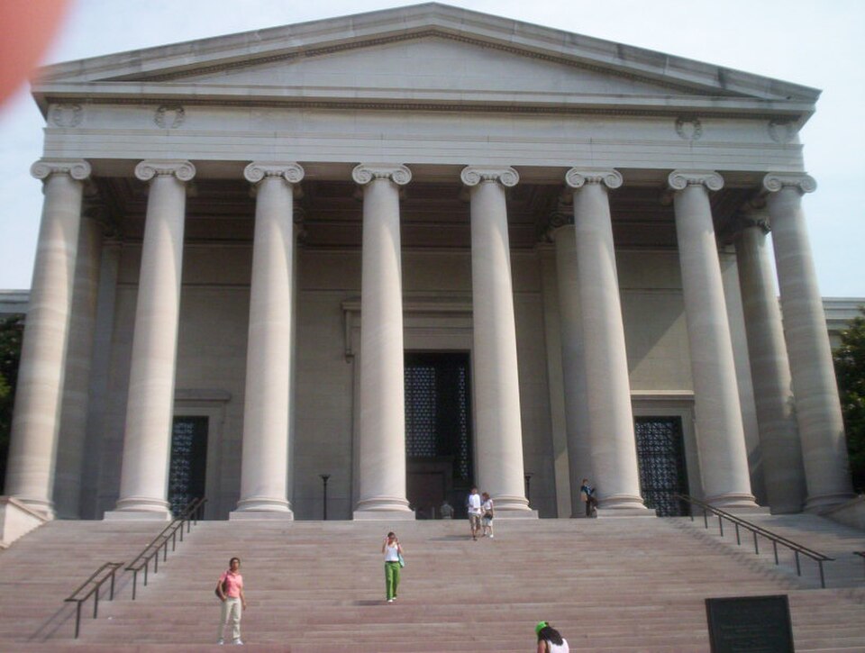 A photograph of The National Gallery