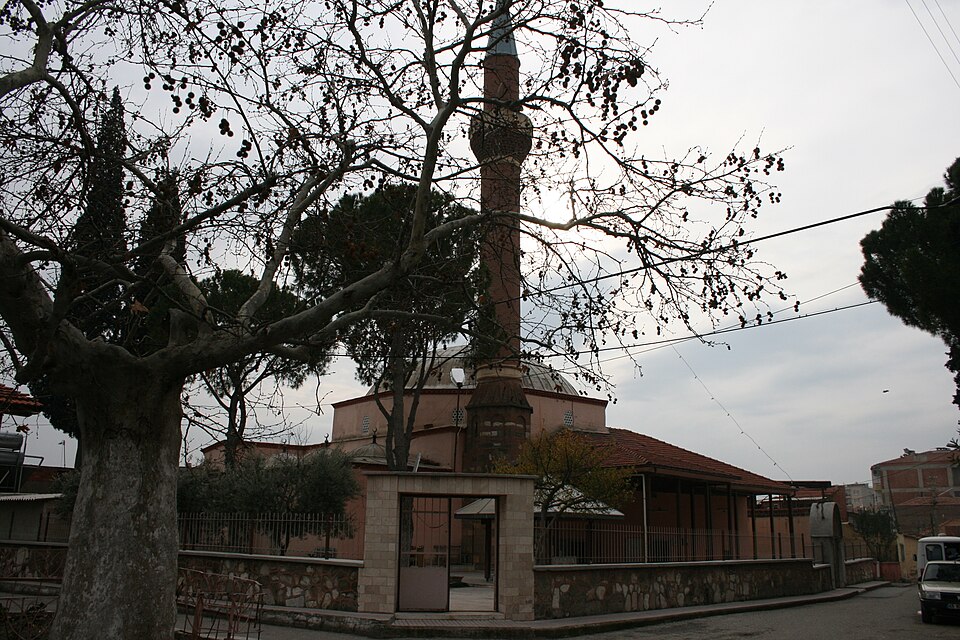 A photograph of Grand Mosque