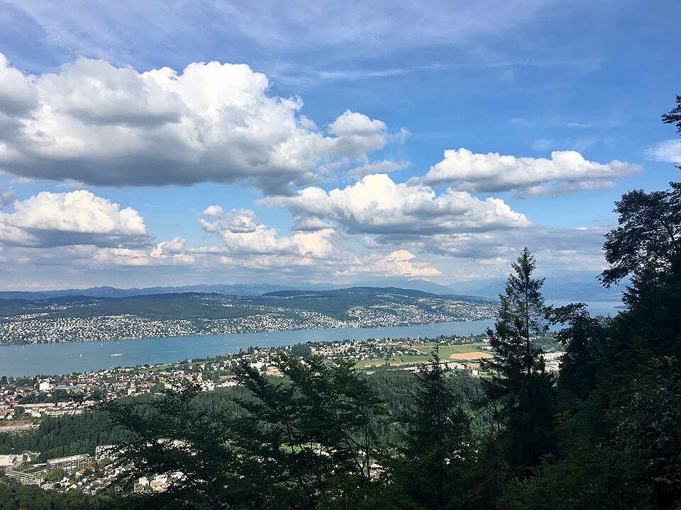 A photograph of Lake Zurich