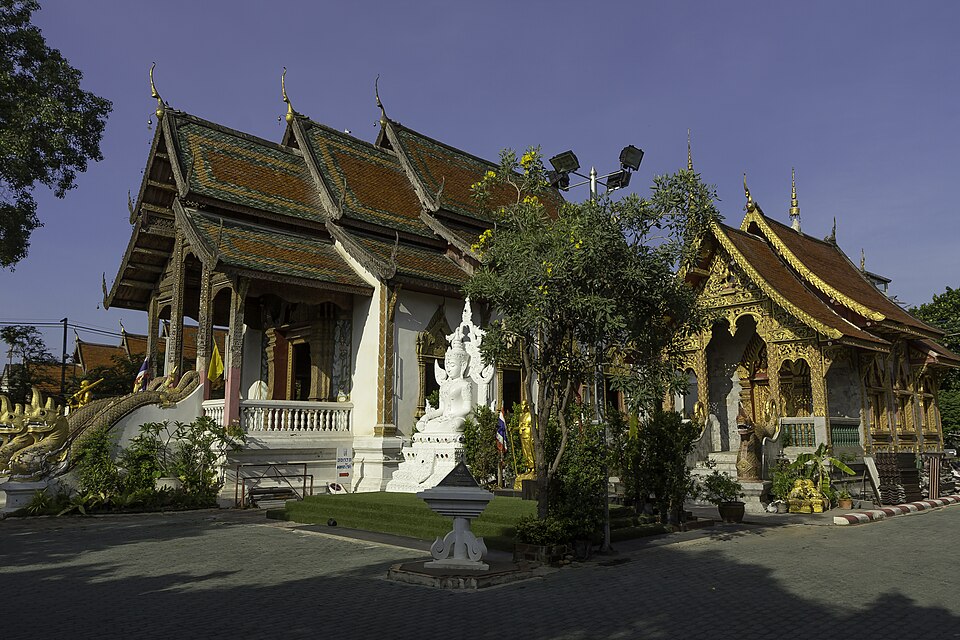 A photograph of Wat Tung Yu