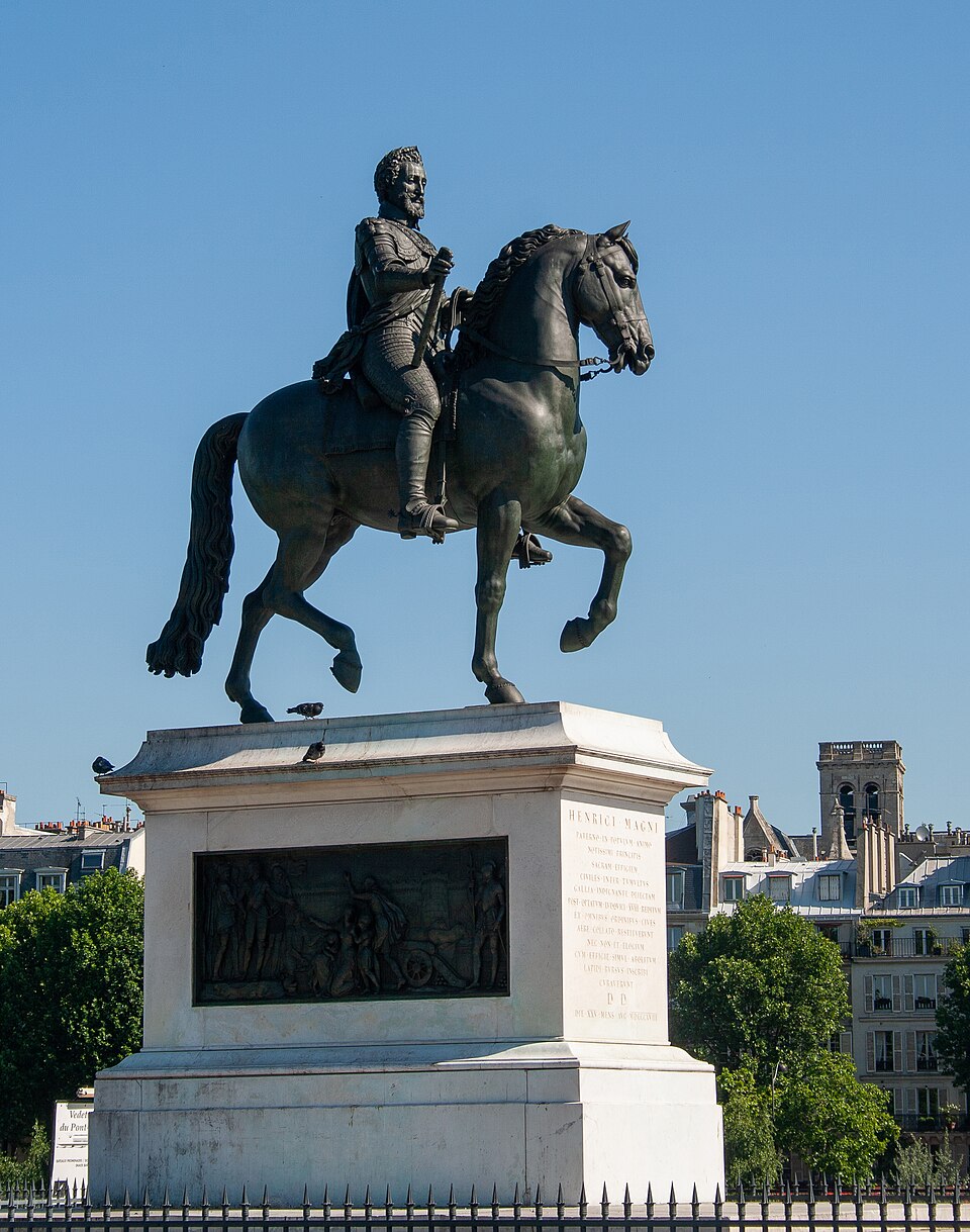 A photograph of Equestrian statue of Henry IV