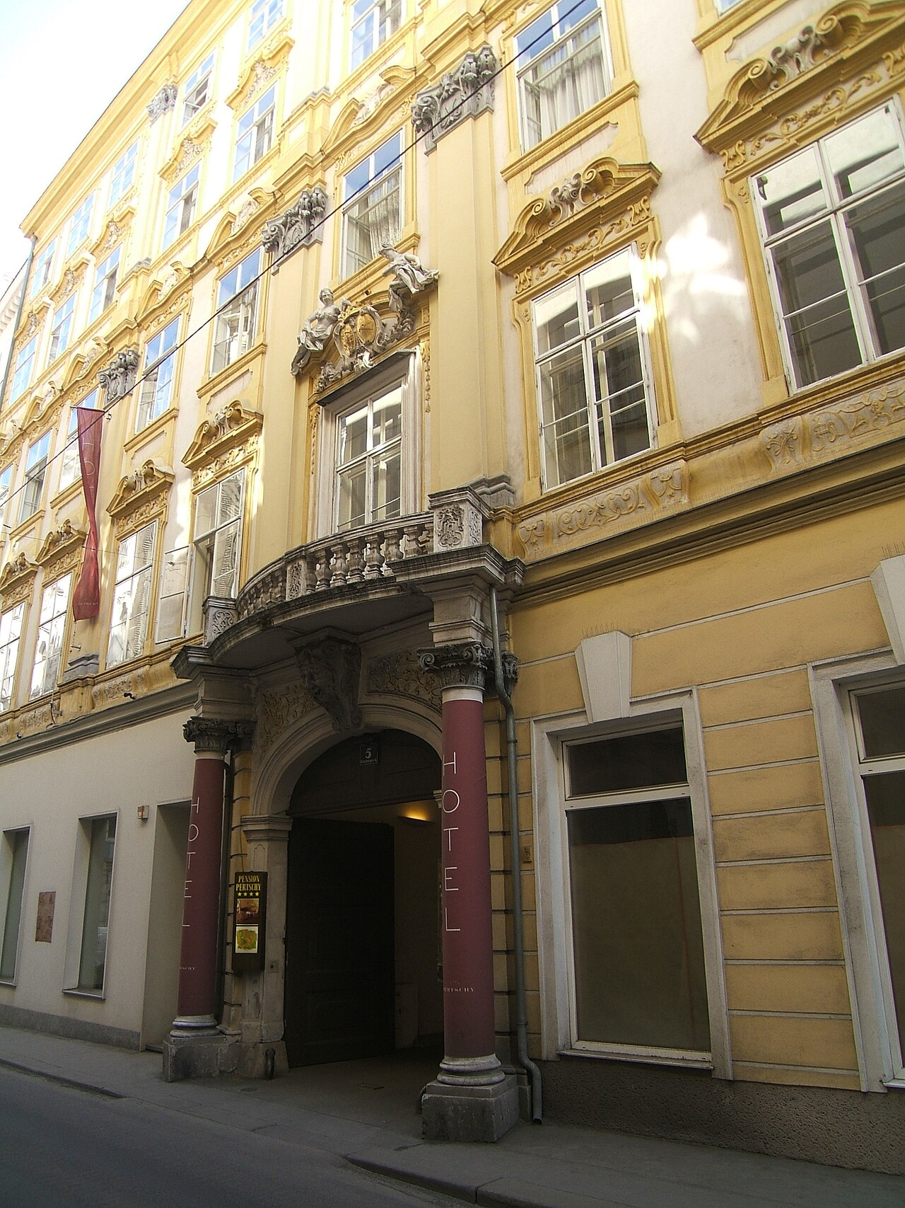 Palais Cavriani