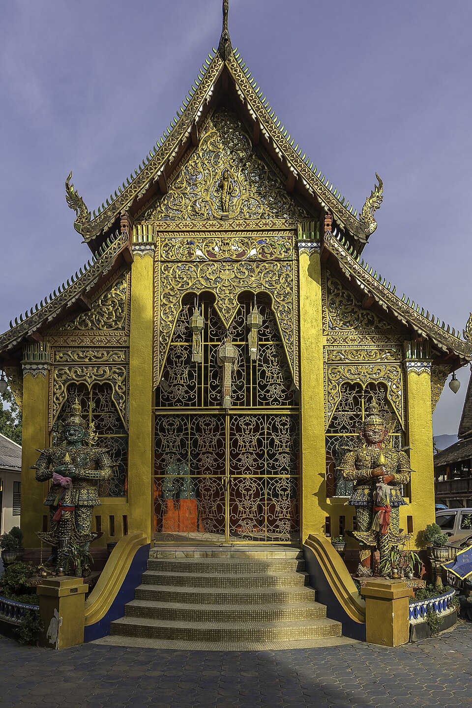 A photograph of Wat Sai Mun Mueang