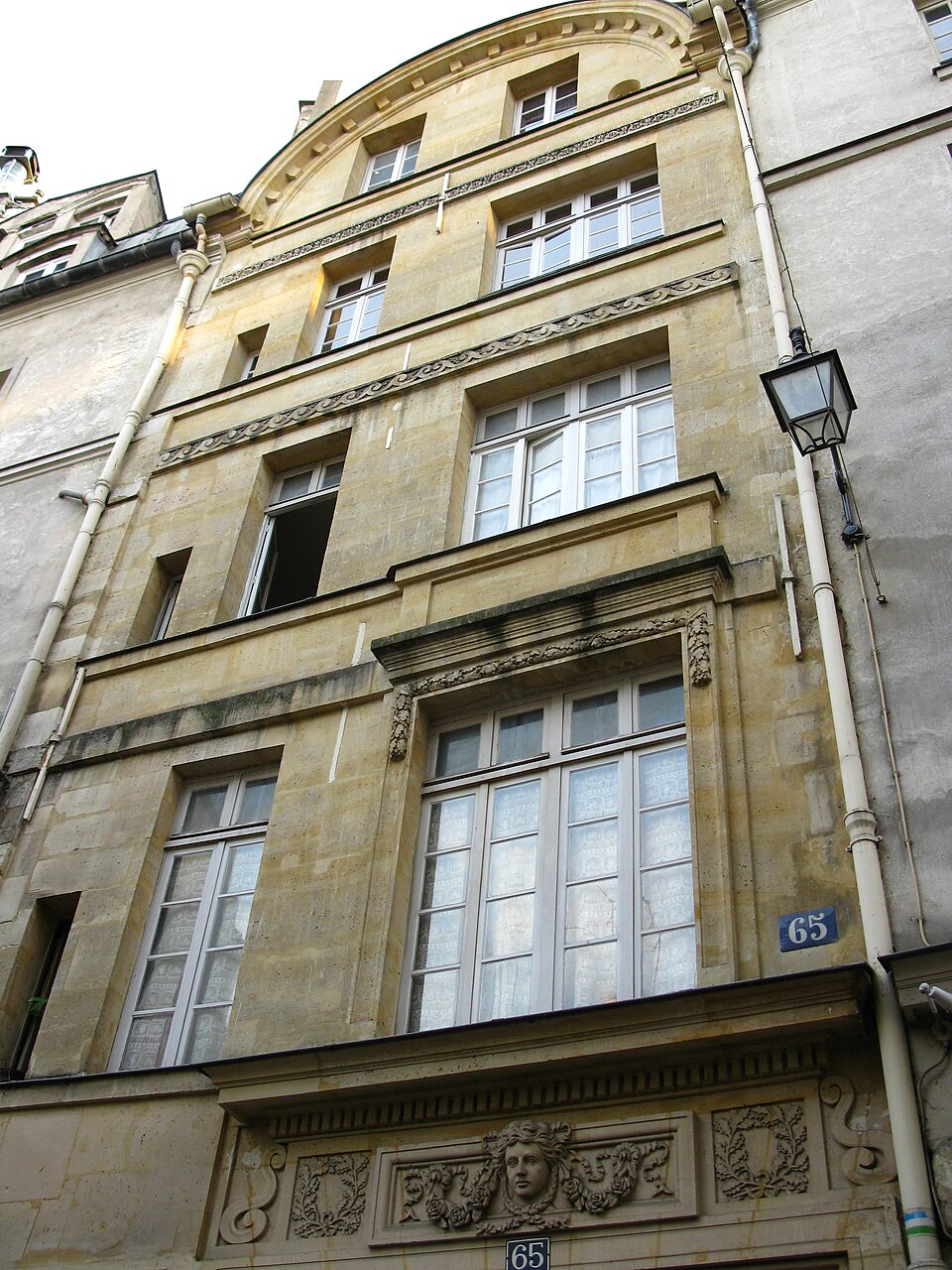 A photograph of Hôtel Lesseville