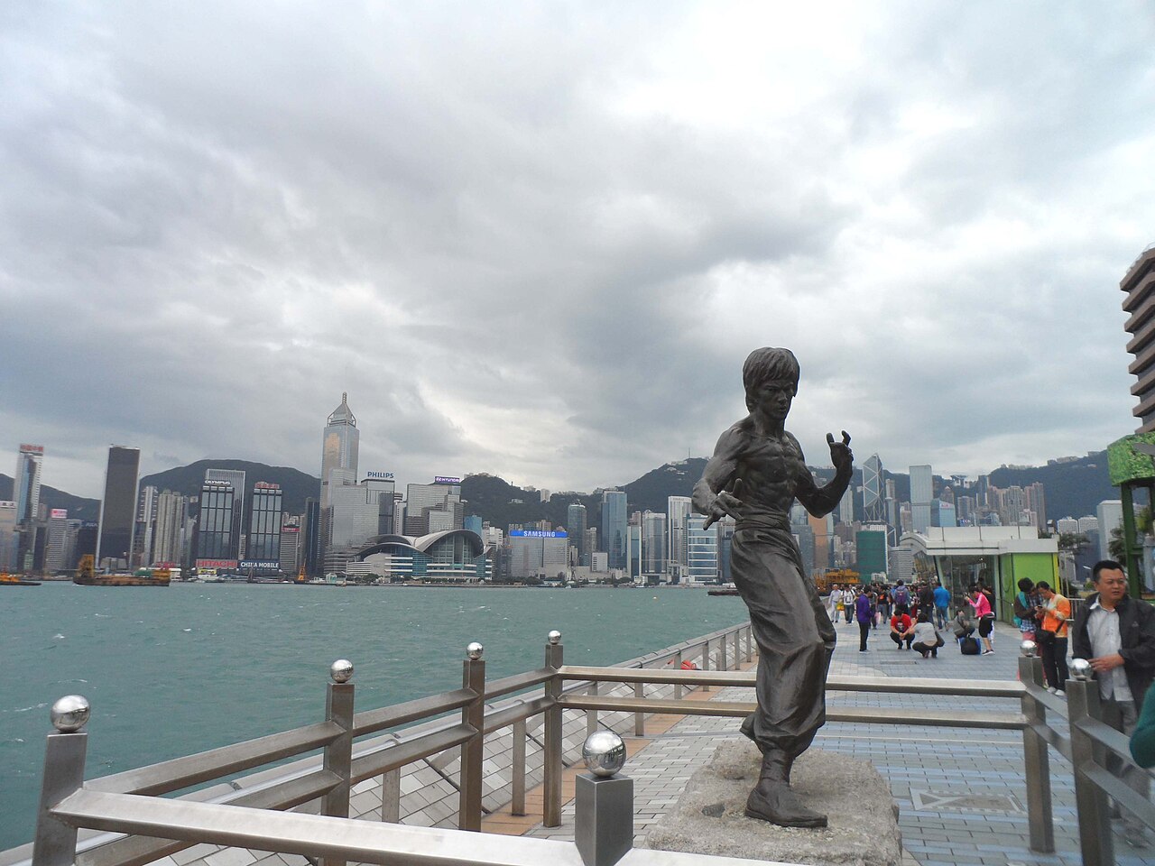 Statue of Bruce Lee fotoğrafı