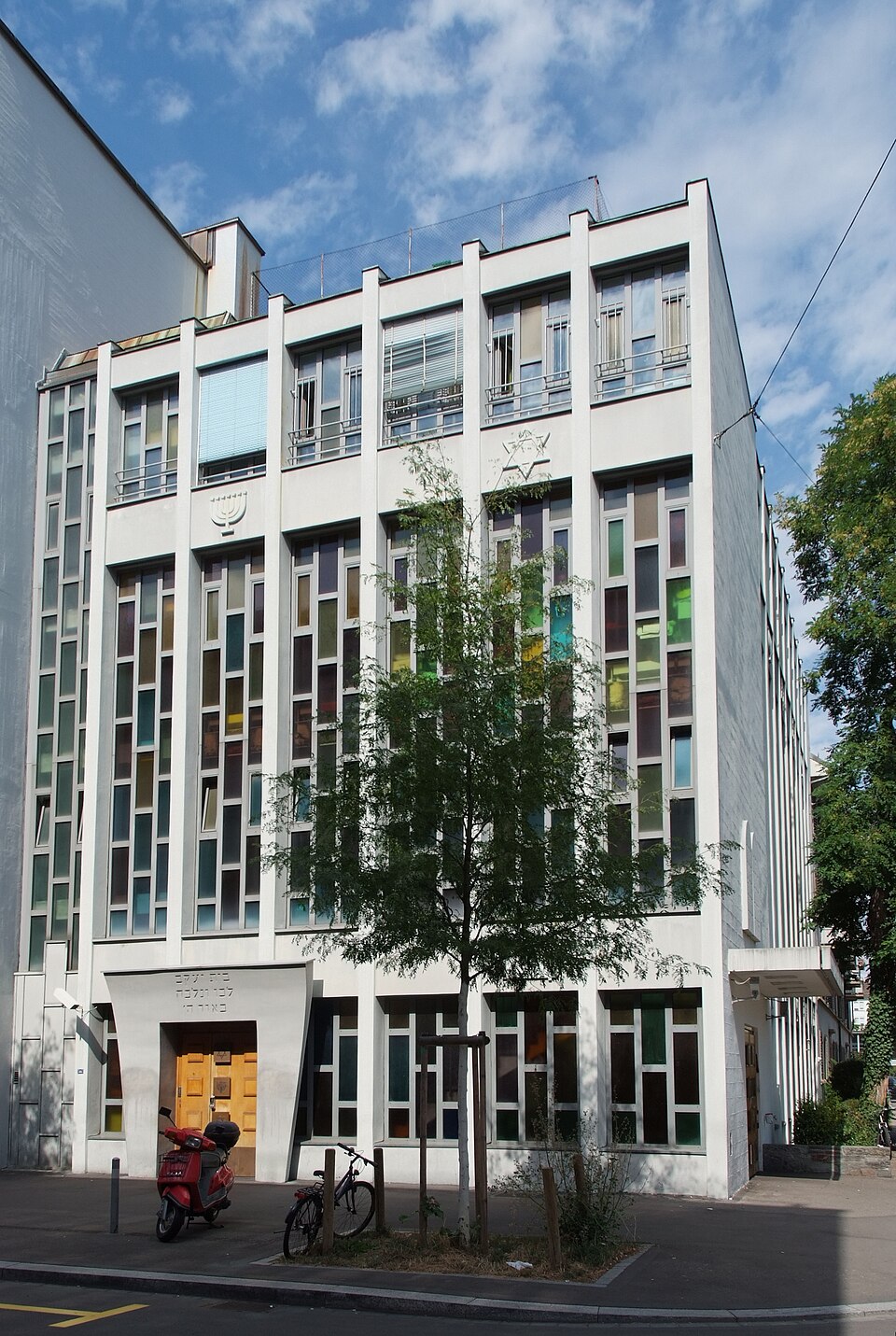 A photograph of Agudas Achim Synagogue