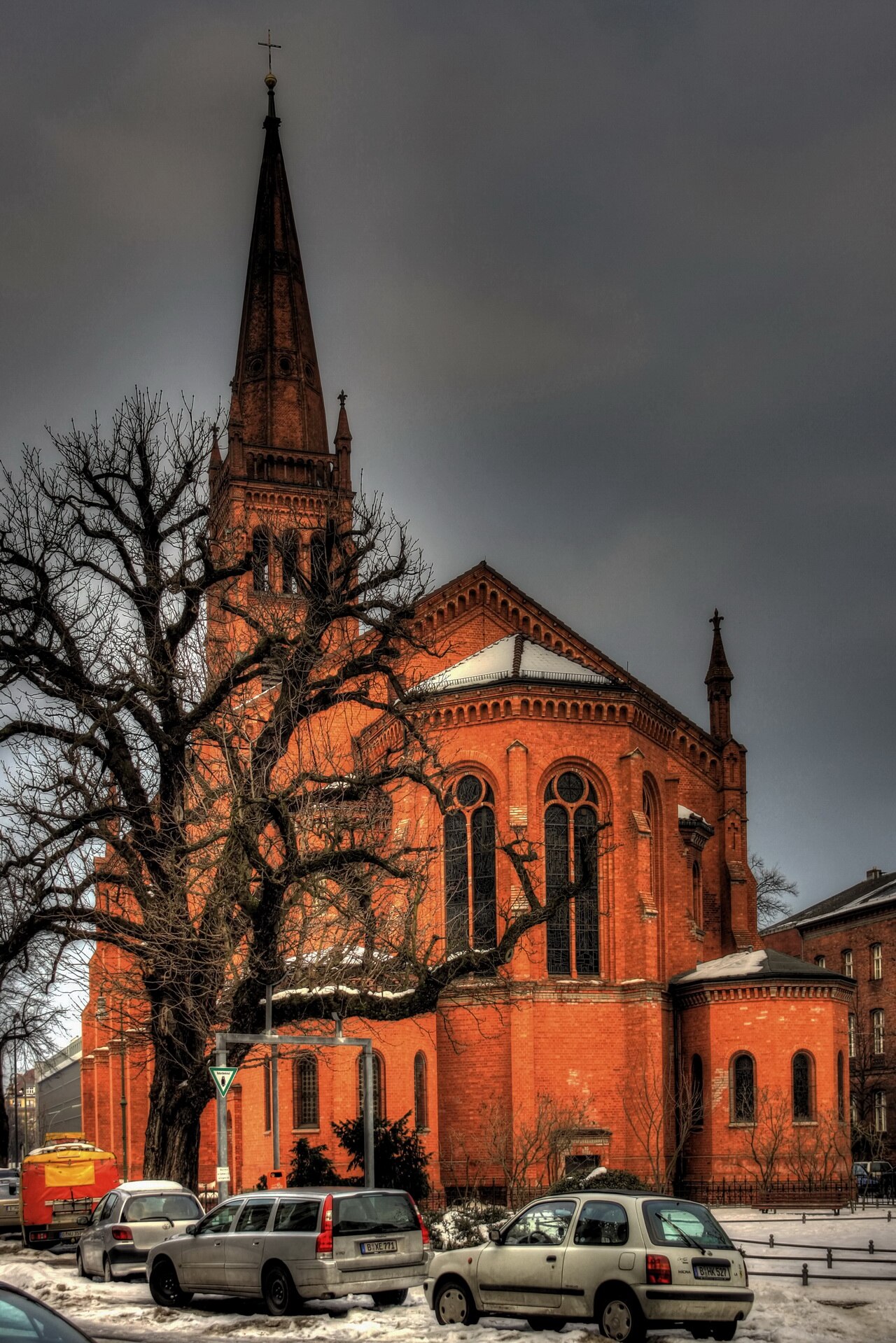 Zwölf-Apostel-Kirche fotoğrafı