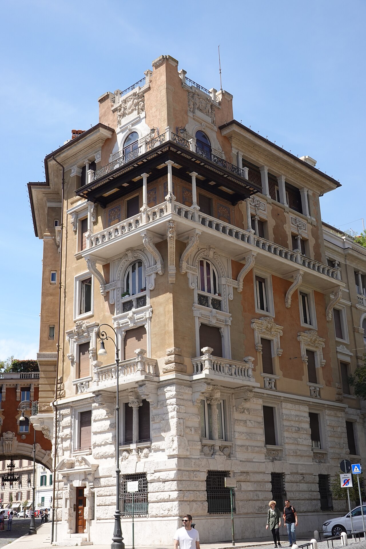 Quartiere Coppedè fotoğrafı