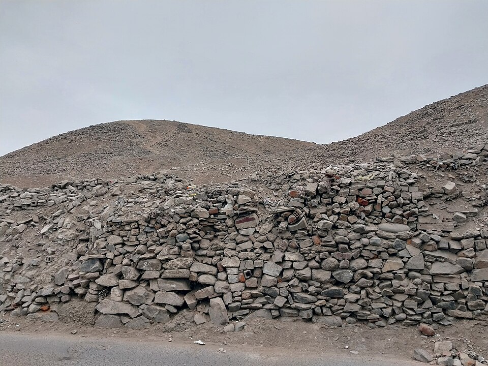 A photograph of Huaca La Florida