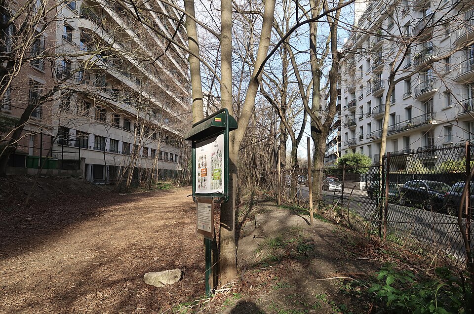 A photograph of Petite Ceinture du 16e
