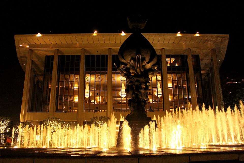A photograph of Dorothy Chandler Pavilion