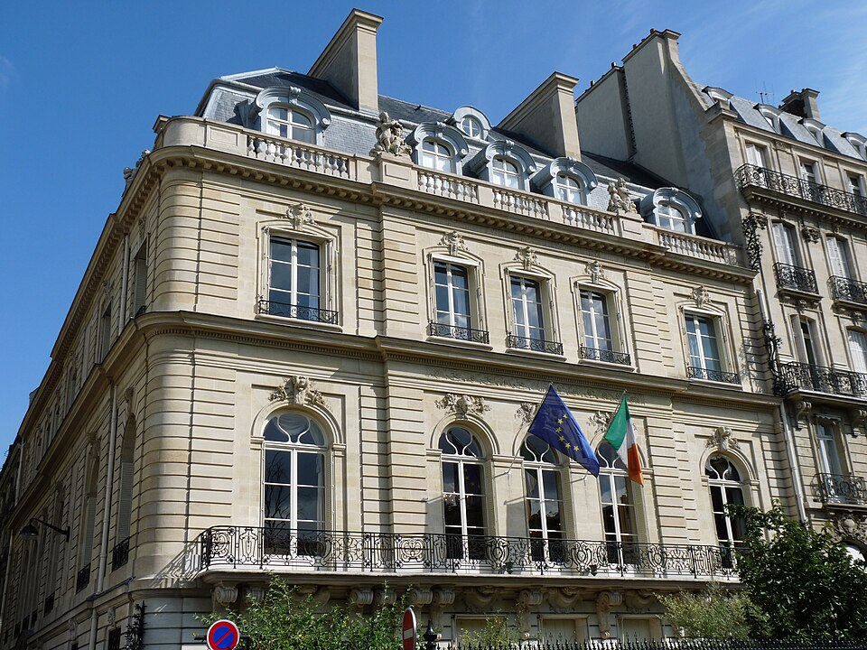 A photograph of Hôtel de Breteuil