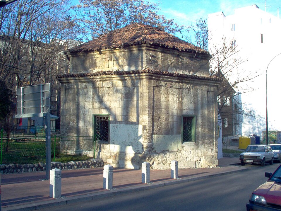A photograph of Sheikh Mustafa's turbe