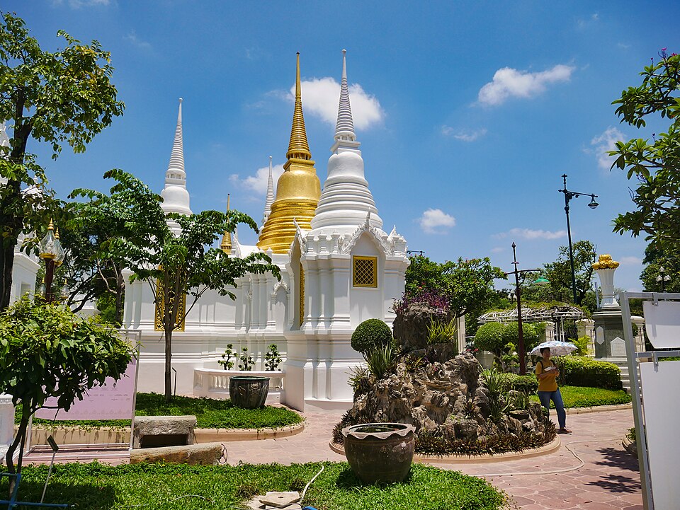 A photograph of Wat Ratchabophit Royal Cemetery