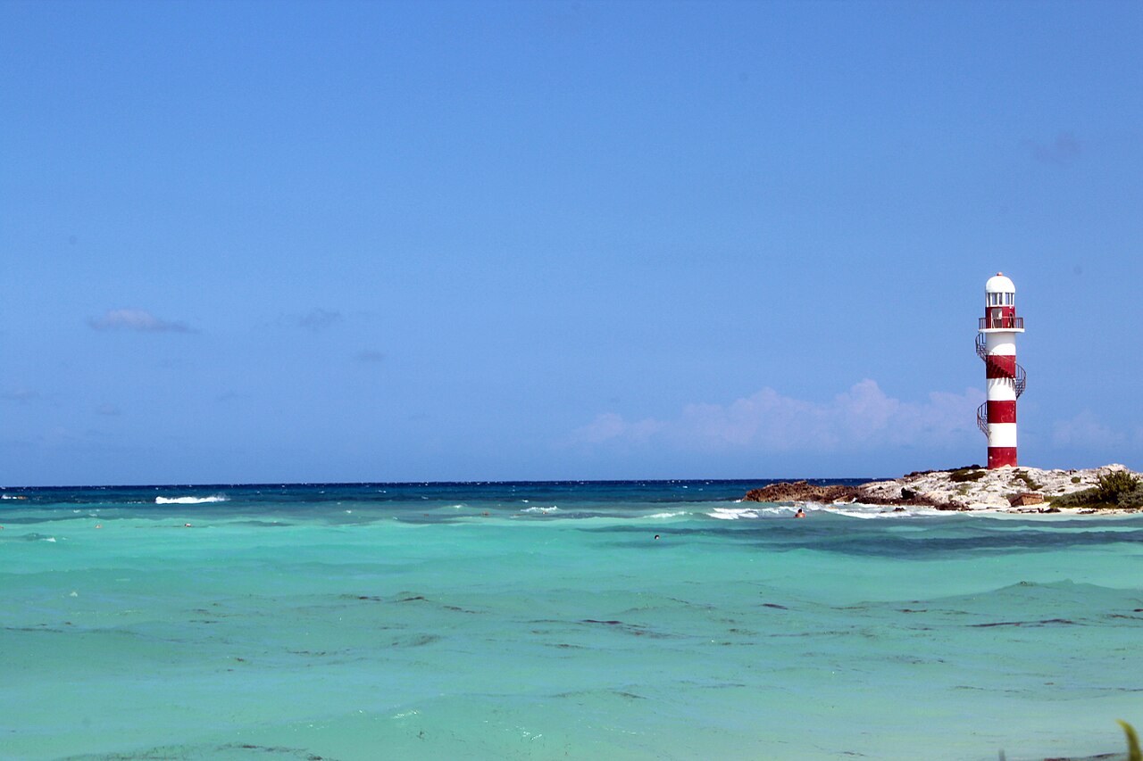 Punta Cancun lighthouse fotoğrafı