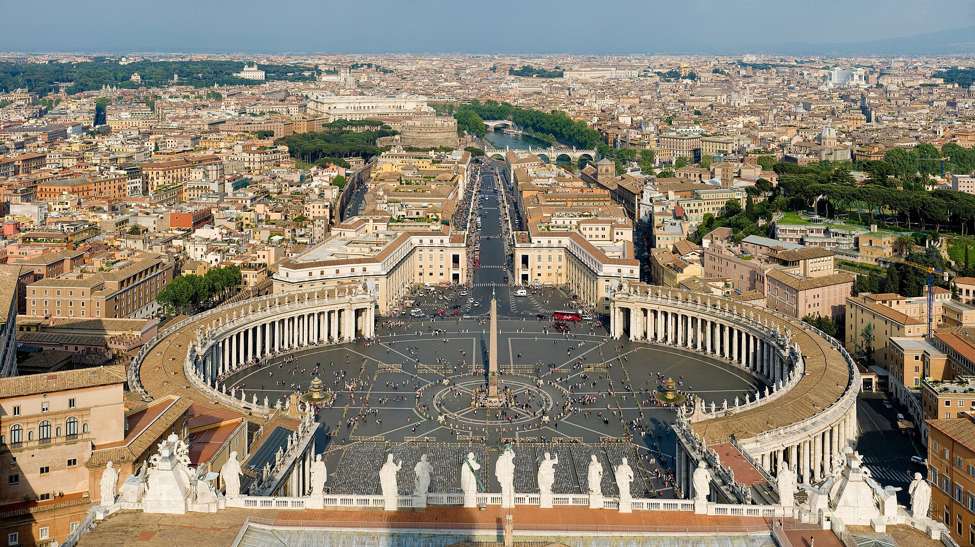 Una fotografia di Piazza San Pietro