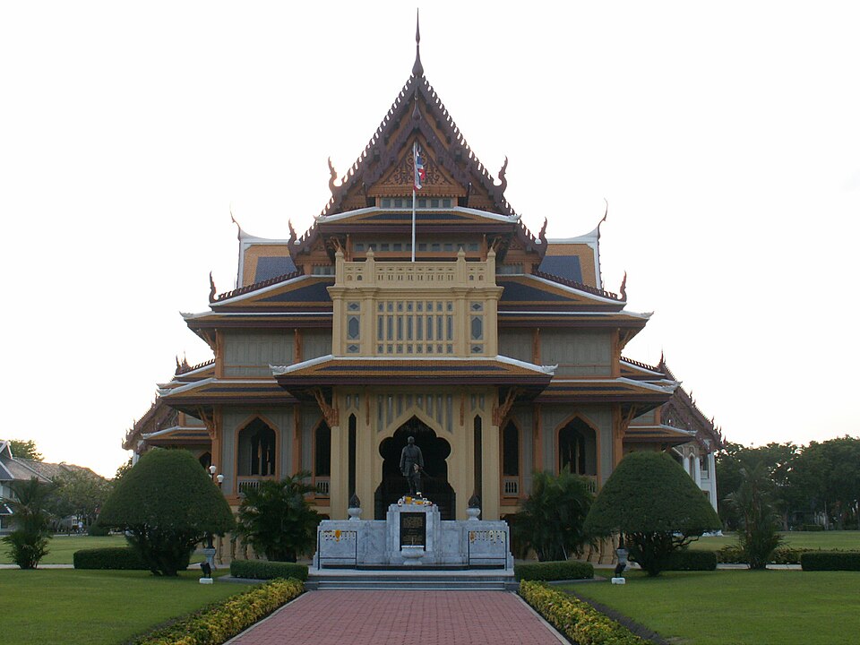 A photograph of Vajiravudh College