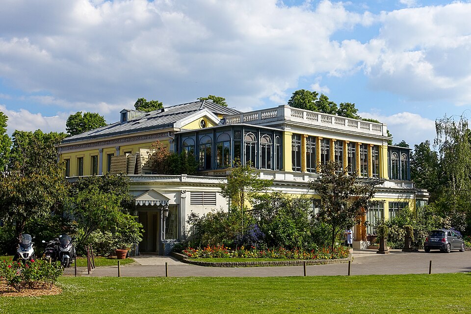 A photograph of Pavillon Ledoyen