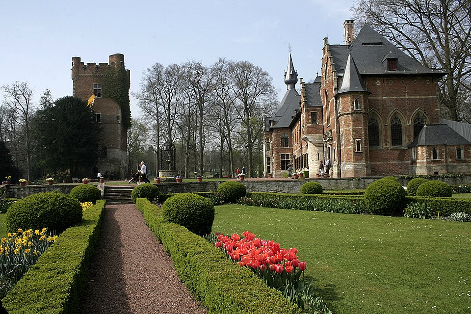 A photograph of Groot-Bijgaarden Castle