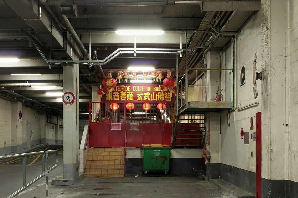 A photograph of Autel du Culte de Bouddha