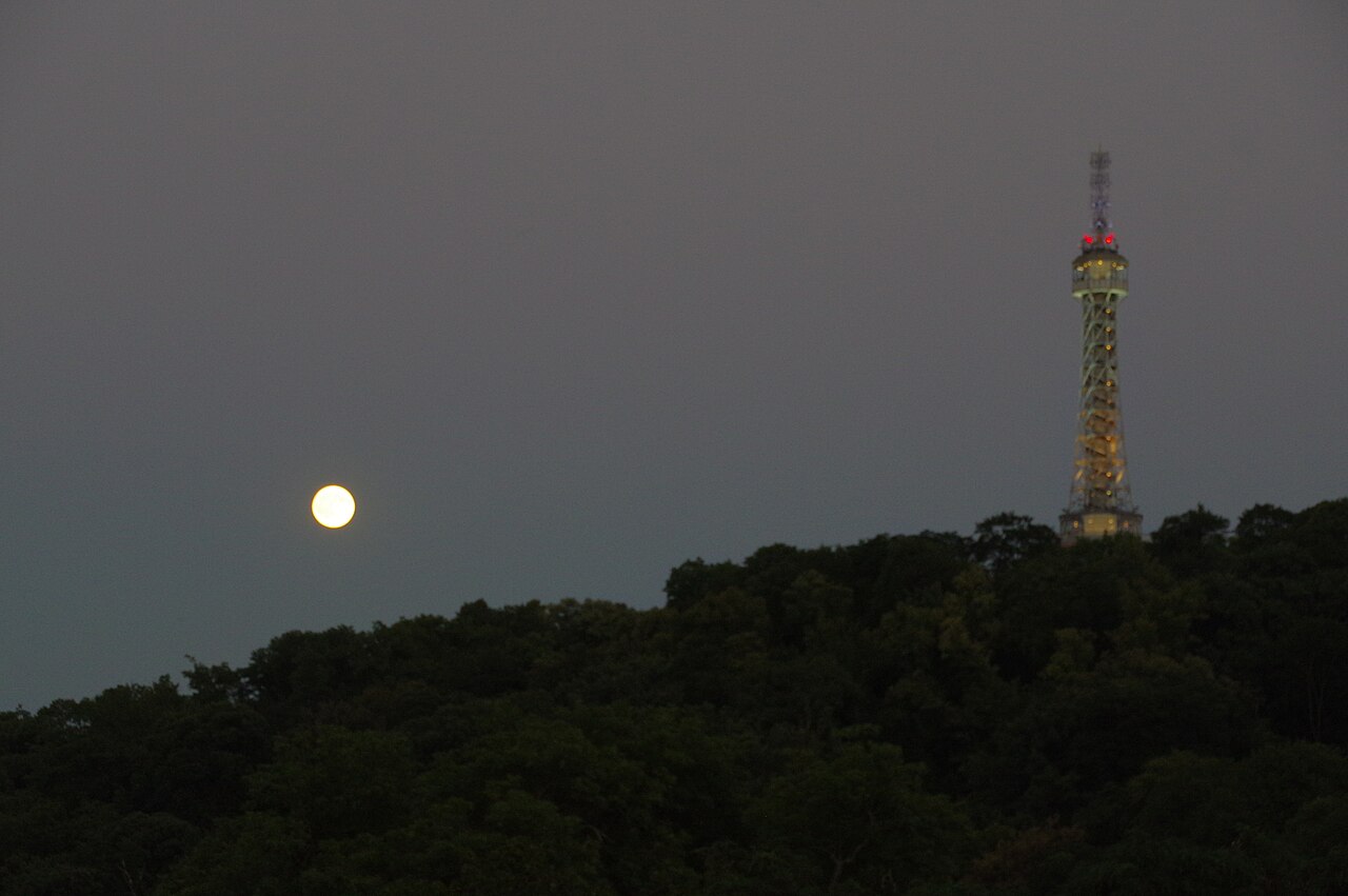 Petřín Lookout Tower の写真
